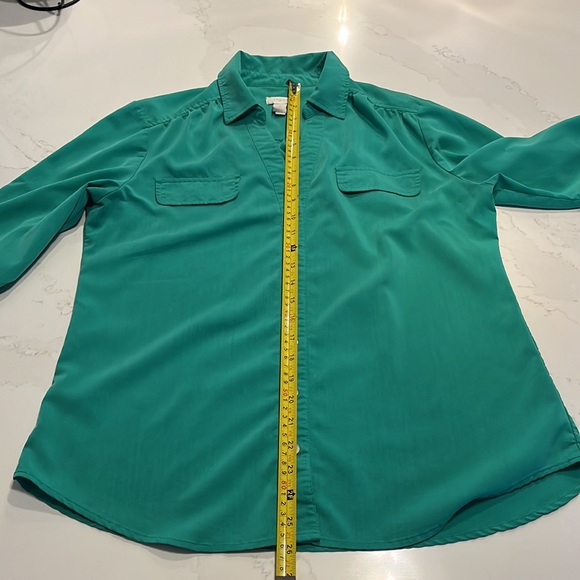 Chico's LS Green Button Up V-neck Blouse - Picture 5 of 9